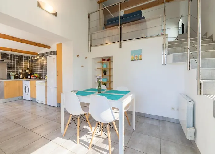 La Bastide, En Duplex Idealement Situee A Quelques Pas De La Hyères