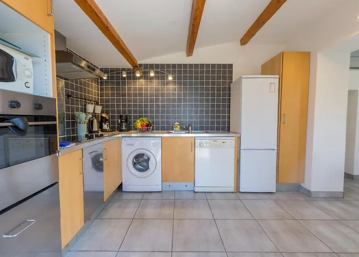 La Bastide, En Duplex Idealement Situee A Quelques Pas De La