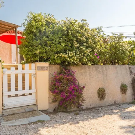 La Bastide, En Duplex Idealement Situee A Quelques Metres De La *