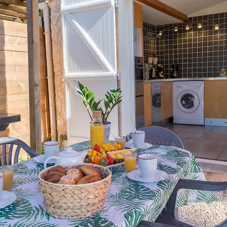 La Bastide, En Duplex Idealement Situee A Quelques Pas De La * Hyères