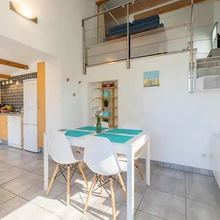 La Bastide, En Duplex Idealement Situee A Quelques Pas De La Hyères